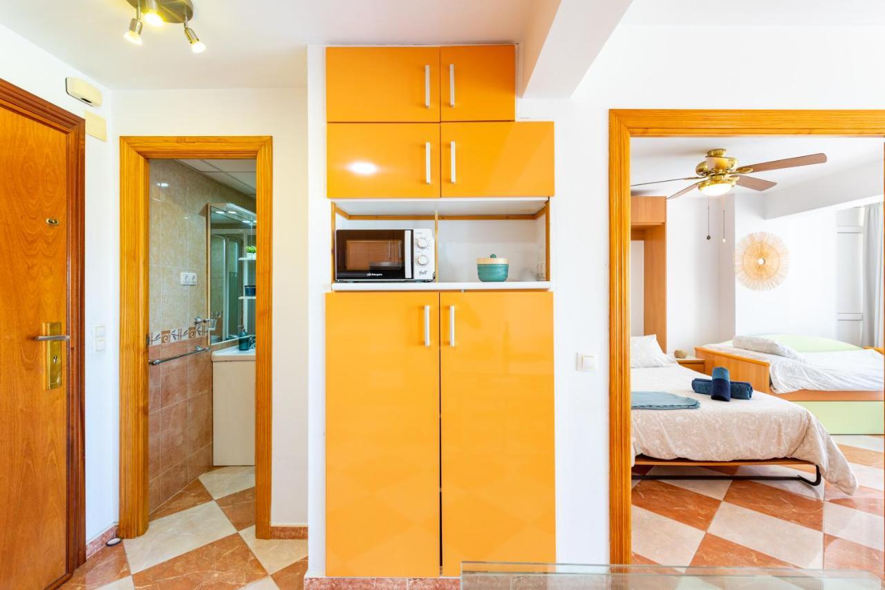 Sunny Seaside Apartment Arroyo De La Miel Exterior photo